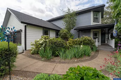 36292 Hillside Ln, Lebanon, OR 97355 - Photo 2