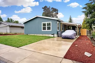 11633 Warbler Ln NE, Aurora, OR 97002 - Photo 4