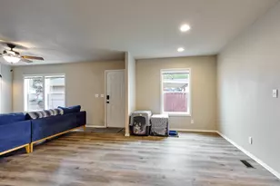 11633 Warbler Ln NE, Aurora, OR 97002 - Photo 8
