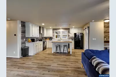 11633 Warbler Ln NE, Aurora, OR 97002 - Photo 10