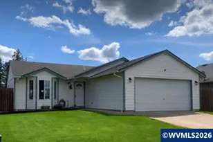 1048 Kees St, Lebanon, OR 97355 - Photo 1