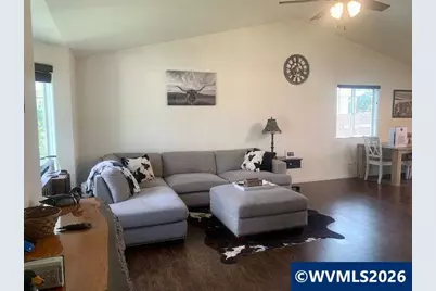 1048 Kees St, Lebanon, OR 97355 - Photo 2