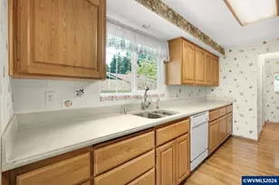 2225 W 28th Ave, Eugene, OR 97405 - Photo 10