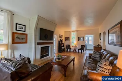 221 N 3rd St, Jefferson, OR 97352 - Photo 8