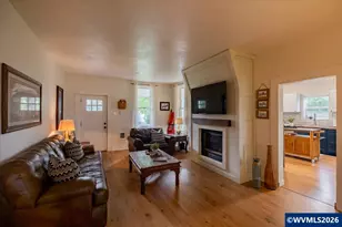 221 N 3rd St, Jefferson, OR 97352 - Photo 6