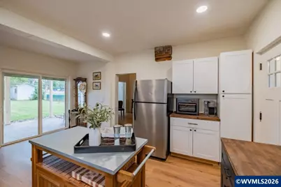 221 N 3rd St, Jefferson, OR 97352 - Photo 14