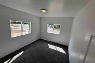 1380 Saginaw St S, Salem, OR 97302 - Photo 2