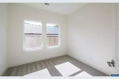 730 E Elmore St, Lebanon, OR 97355 - Photo 24