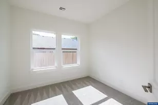 730 E Elmore St, Lebanon, OR 97355 - Photo 24