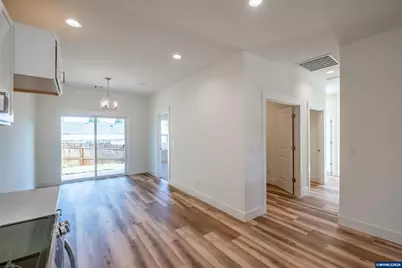 730 E Elmore St, Lebanon, OR 97355 - Photo 8