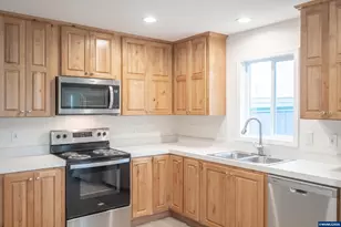 3253 Comber Ct NE, Salem, OR 97305 - Photo 12