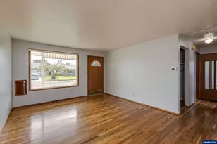2043 Sallal Rd, Woodburn, OR 97071 - Photo 2