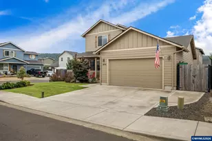 1202 Albatross Ct, Sweet Home, OR 97386 - Photo 4