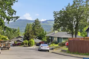 488 Cascade Dr, Springfield, OR 97478 - Photo 48
