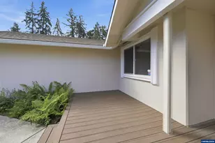 488 Cascade Dr, Springfield, OR 97478 - Photo 6