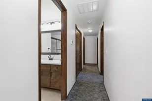 488 Cascade Dr, Springfield, OR 97478 - Photo 24