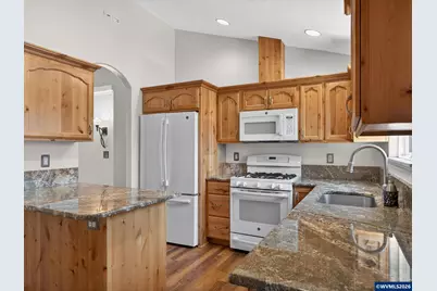 4940 Keiko Ct NE, Salem, OR 97305 - Photo 14