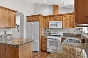 4940 Keiko Ct NE, Salem, OR 97305 - Photo 14