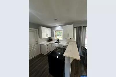 895 Vista Av SE, Salem, OR 97302 - Photo 8