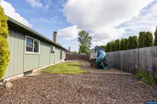 1020 45th Ave NE, Salem, OR 97301 - Photo 20