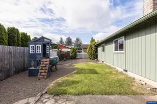 1020 45th Ave NE, Salem, OR 97301 - Photo 18