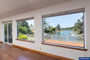 9215 Trout Pl, Gleneden Beach, OR 97388 - Photo 12