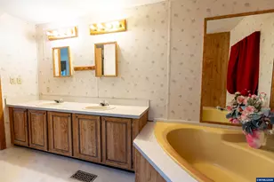 1225 NE Canyon Dr, Toledo, OR 97391 - Photo 12