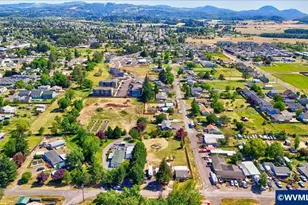 955 F St, Lebanon, OR 97355 - Photo 32