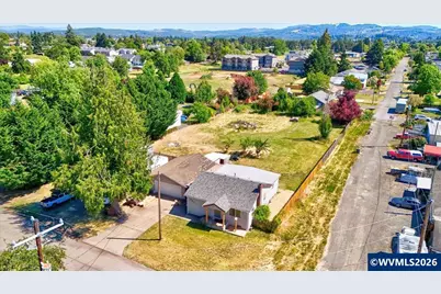 955 F St, Lebanon, OR 97355 - Photo 26