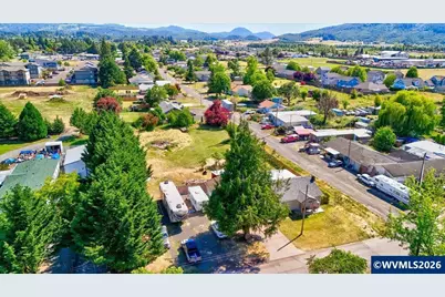 955 F St, Lebanon, OR 97355 - Photo 28