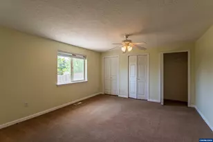 2190 NW Cluster Oak Ave, Albany, OR 97321 - Photo 12