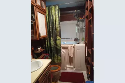 1905 Willamette Av NE, Albany, OR 97321 - Photo 2