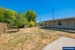 1697 NW Laura Vis Dr, Albany, OR 97321 - Photo 6