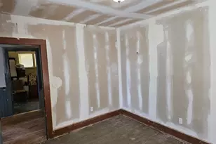 329 S 1st Ave, Mill City, OR 97360 - Photo 34