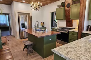 329 S 1st Ave, Mill City, OR 97360 - Photo 12