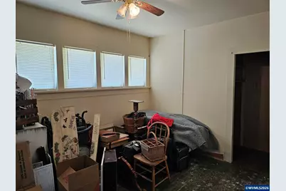 329 S 1st Av, Mill City, OR 97360 - Photo 28