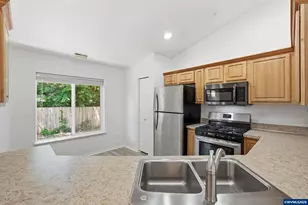 3047 Wallace Rd NW, Salem, OR 97304 - Photo 14