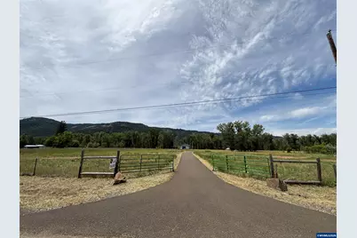 70452 Bear Creek Rd, Wallowa, OR 97885 - Photo 4