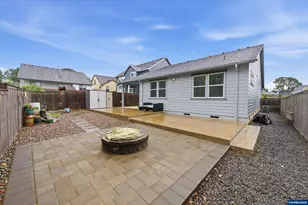 393 NW Denton Ave, Dallas, OR 97338 - Photo 32