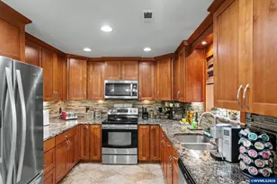 3030 Hollyridge Lp NE, Salem, OR 97305 - Photo 12