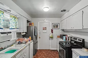1621 S 5th St, Lebanon, OR 97355 - Photo 12