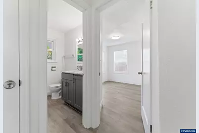 1555 Pearl St NE, Salem, OR 97301 - Photo 14