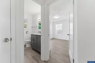1555 Pearl St NE, Salem, OR 97301 - Photo 14