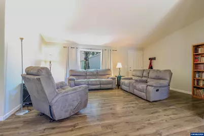 4204 NE Egan St, Gervais, OR 97026 - Photo 6