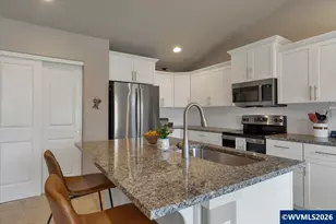 2271 Cheadle Lk Ct, Lebanon, OR 97355 - Photo 14