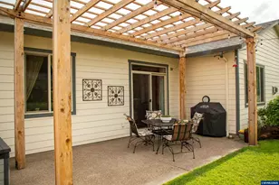 2921 Butterfly Ave NW, Salem, OR 97304 - Photo 16