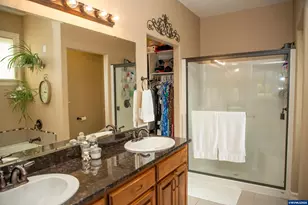 2921 Butterfly Ave NW, Salem, OR 97304 - Photo 14