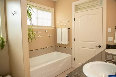 2921 Butterfly Av NW, Salem, OR 97304 - Photo 16