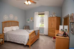 2921 Butterfly Ave NW, Salem, OR 97304 - Photo 8