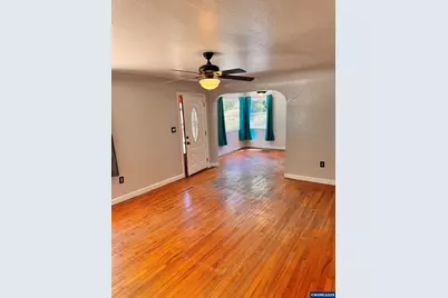 745 20th St NE, Salem, OR 97301 - Photo 4